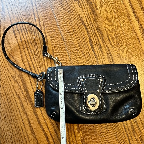 Coach Clutch. Excellent condition. - Picture 2 of 5
